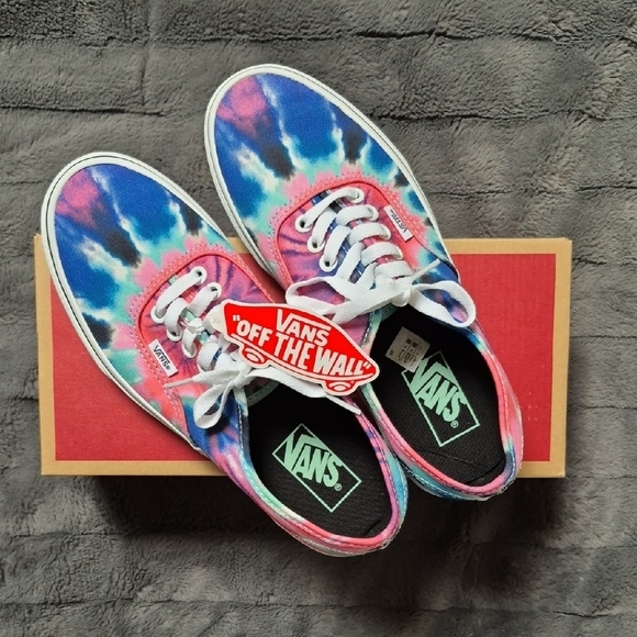 Vans Size 7M/8.5W Tie-Dye Sneakers! NWT! - Picture 1 of 11